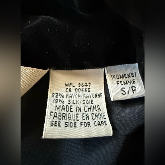 AKA Eddie Bauer Velvet Button Up Top Tunic Blouse Rayon Silk Black Size Small - Picture 3 of 7